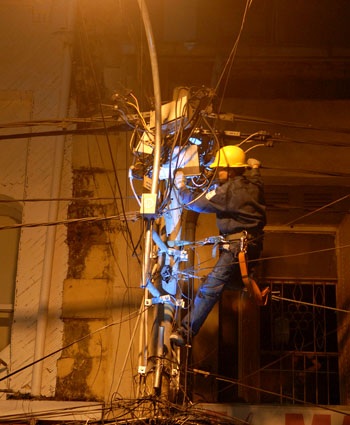 Cháy tiệm spa, nhiều người hoảng loạn - 2 Hệ thống điện được cắt kịp thời