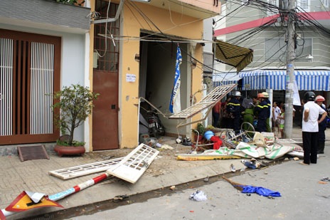 Nổ tung nhà trọ, 5 người bị thương - 3 Sức tàn phá khủng khiếp do vụ nổ gây ra