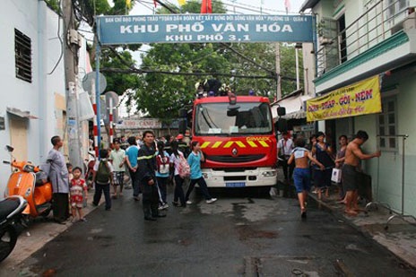Lực lượng cứu hỏa dập tắt kịp thời một vụ hỏa hoạn bùng phát trong khu dân cư