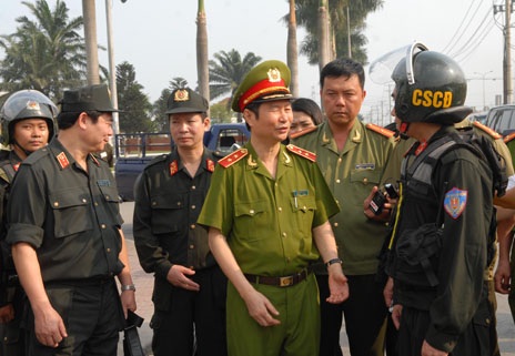 Thứ trưởng Bộ Công an thăm hỏi, chúc Tết 