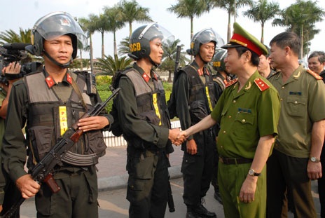 Thứ trưởng Bộ Công an thăm hỏi, chúc Tết 