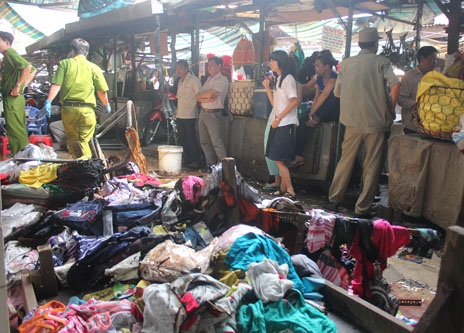 Hàng hóa bị hư hỏng được chuyển ra ngoài