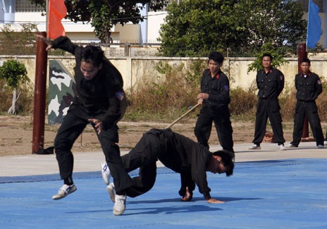 Chuyên gia nước ngoài huấn luyện Cảnh sát cơ động Việt Nam - 5 Các tình huống đối kháng
