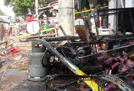 Nhiều vật dụng bị thiêu rụi, cháy đen