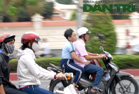 Đội mũ bảo hiểm cho trẻ em: Trách nhiệm của cha mẹ! - 16 Trung Kiên - Quốc Anh