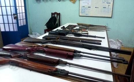 Số vũ khí người dân giao nộp sáng 25/4.