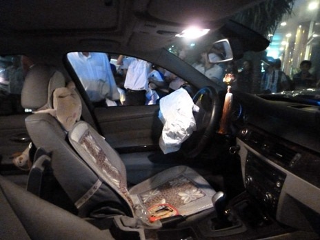 Xe BMW đâm đầu vào tường bệnh viện phụ sản - 2 Túi khí bung ra kịp thời nên người lái tránh được chấn thương