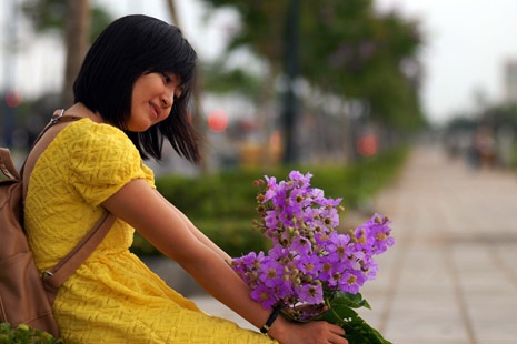 Chùm ảnh: Bằng lăng tím rực nở trên phố Sài Gòn - 8 Thơ mộng...