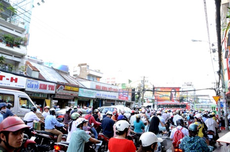 Mất điện đồng loạt 22 tỉnh thành phía Nam - 2 Giao thông tại TPHCM hỗn loạn vì sự cố mất điện chiều 22/5