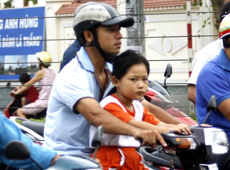 Mũ bảo hiểm “rởm” vẫn lộng hành trên phố - 5 Những loại mũ lưỡi trai mang kiểu dáng của mũ bảo hiểm