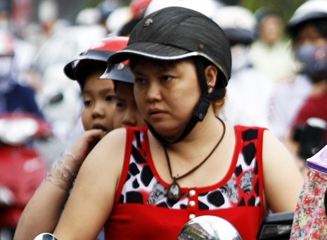 Mũ bảo hiểm “rởm” vẫn lộng hành trên phố - 7 Những loại mũ lưỡi trai mang kiểu dáng của mũ bảo hiểm