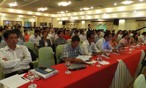 Chuyên gia kinh tế tìm giải pháp dòng tiền cho doanh nghiệp - 4 Các DN lắng nghe ý kiến của các chuyên gia về giải pháp dòng tiền cho DN