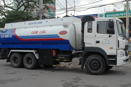 Ẩn họa từ những “khối bom xăng” giữa thành phố