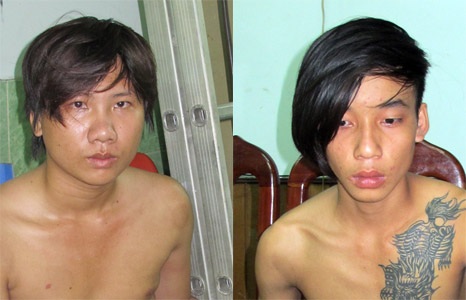 Một buổi trưa, liên tiếp 2 lần bẻ trộm kính ô tô - 1 Hai tên đạo chích chuyên trộm kính xe ô tô bị các trinh sát hình sự bắt nóng