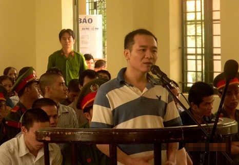 Băng giang hồ “đại náo” vùng giáp ranh lĩnh án - 1 Băng giang hồ Mười Thu tại phiên tòa xét xử sơ thẩm