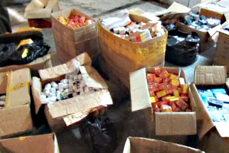Hàng Trung Quốc nhập “lậu” lộng hành - 1 Hàng ngàn hộp thuốc kích dục lậu bị thu giữ