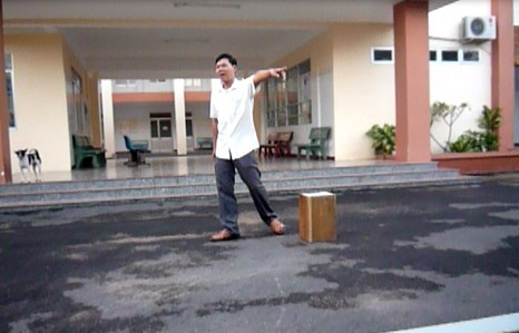 Chấn chỉnh phòng khám xảy ra cảnh “giẫm đạp” nộp sổ tiêm phòng