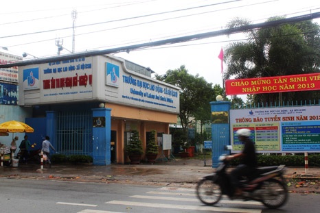 Một sinh viên treo cổ trong ký túc xá - 1 Trường Đ