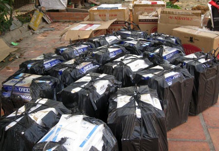 Thuốc lá ngoại nhập lậu vẫn là mặt hàng làm “nóng” biên giới Tây