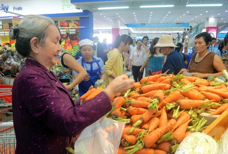 Chen chân "săn" hàng khuyến mãi dịp lễ 2/9 - 4 Mặt hàng rau củ, tươi sống hút hàng tại các siêu thị