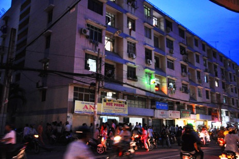Án mạng kinh hoàng trong chung cư - 1 Chung cư xảy ra vụ án