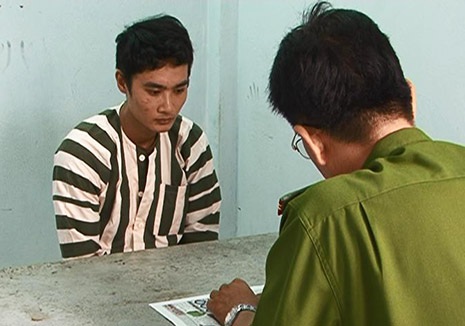 Tài xế taxi bị cướp đâm trọng thương - 1 Cơ quan công an lấy lời khai của tên cướp