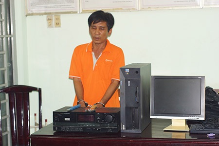 Tên “đạo chích” Đặng Văn Minh cùng tang vật vụ án