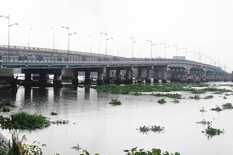 Cầu Bình Triệu 1, nơi người đàn ông trung niên nhảy xuống sông tự tử