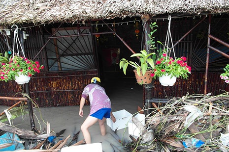 Ngập lịch sử, hàng trăm hộ dân tháo chạy trong đêm - 3 Nhiều nhà dân bị ảnh hưởng nghiêm trọng