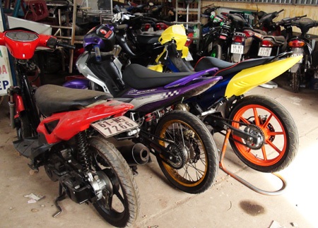 Xử phạt hàng chục “quái xế” tham gia “bão đêm” - 2 Một số chiếc xế độ của quái xế