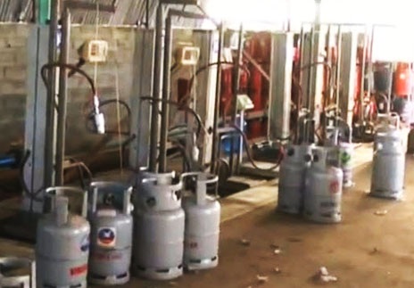 Triệt phá điểm sang chiết gas “lậu” cực lớn - 3 Trụ sang chiết gas lậu