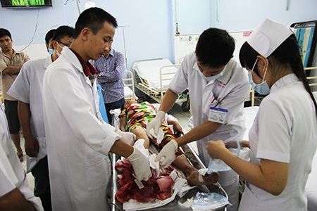 Nạn nhân cấp cứu tại bệnh viện