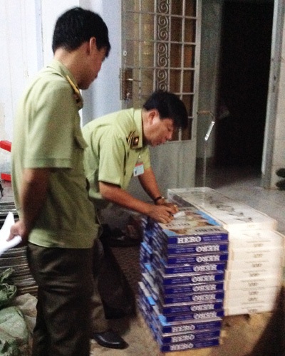 Đánh sập đường dây chuyên vận chuyển thuốc lá lậu từ biên giới Tây Nam - 1 Thuốc lá lậu bị