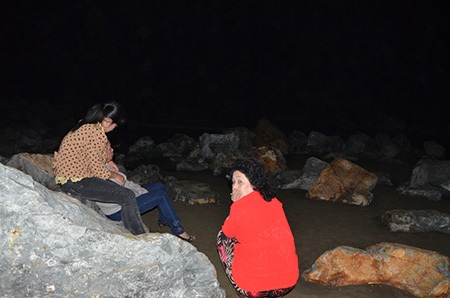 Ngóng chờ tin các em học sinh bên bờ biển Cần Giờ