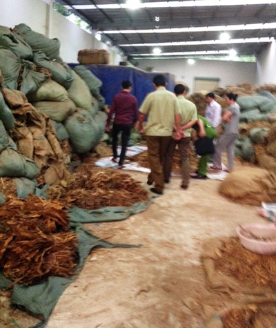 Lộ diện kho nguyên liệu thuốc lá “lậu” cực lớn tại Đồng Nai? - 2 Hàng chục tấn nguyên liệu thuốc lá đang được lưu giữ trong kho hàng của công ty Sao Vàng