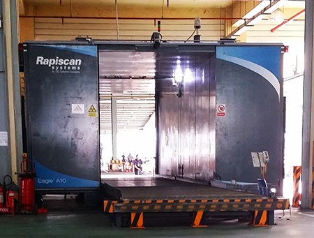 Ông Trần Mã Thông - Phó Cục trưởng Cục Hải quan TP.HCM thông tin với báo chí về vụ 600 bánh heroin