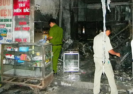 Đồ đạc trong nhà bị cháy rụi, hư hỏng