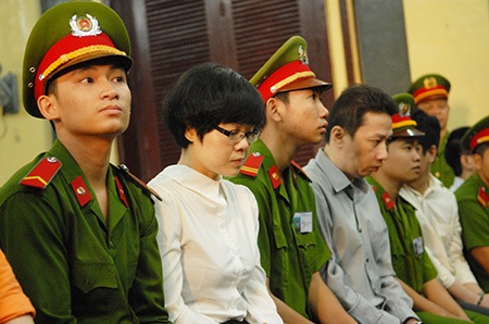 Đến ngày xét xử thứ 2, Huyền Như vẫn giữ được vẻ bình thản như ngày đầu