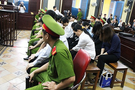 Hình ảnh "tập đoàn" lừa đảo Huyền Như trước vành móng ngựa - 6 Quang cảnh bên trong phiên toà