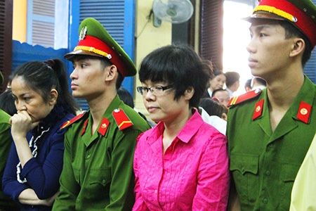 Hình ảnh "tập đoàn" lừa đảo Huyền Như trước vành móng ngựa - 9 Quang cảnh bên trong phiên toà