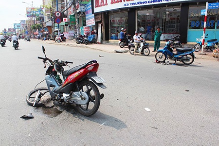 Hiện trường vụ tai nạn khiến một người nguy kịch