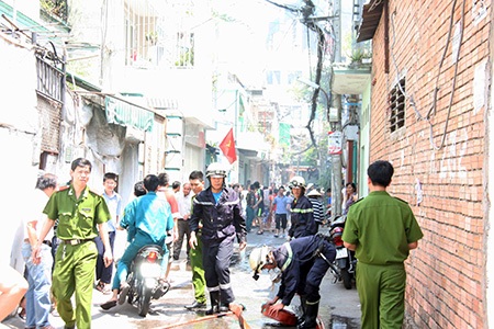 Vụ cháy khiến nhiều người dân nơi đây hốt hoảng