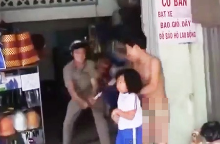 Bộ công an khen thưởng lực lượng giải cứu bé 8 tuổi làm con tin - 2 Tên Tú khống chế bé 8 tuổi làm con tin