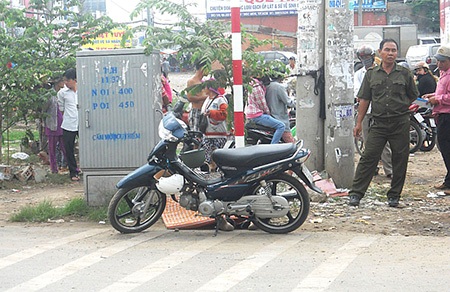 Một thanh niên chết bất thường khi vừa hút hết điếu thuốc - 1 Hiện trường một thanh niên chết bất thường