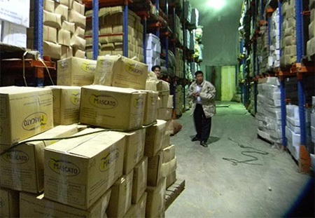 12 tấn thịt bò Canada "thối" vì quá "đát" - 1 Lô thịt bò ngoại đã bị lực lượng chức năng quyết định cho tiêu hủy -Ảnh NLĐ