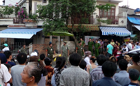 Một thanh niên gục chết khi đang lái xe máy - 1 Hiện trường thanh niên chết bất thường