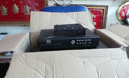 Một số thiết bị của tiệm vàng Hoàng Mai bị công an quận Bình Thạnh thu giữ được trả lại