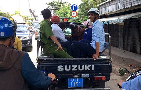 Nhóm đối tượng khống chế bé L. bị các hiệp sĩ phối hợp với cơ quan công an bắt giữ, đưa về trụ sở