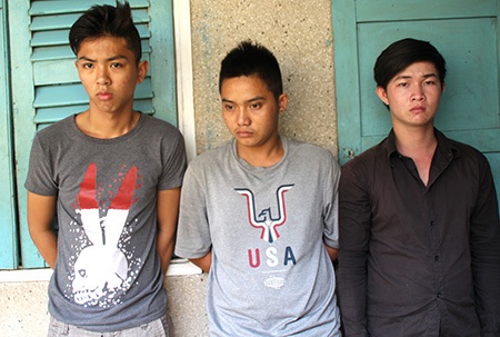 3 trong số 4 cẩu tặc liên quan đến vụ án khi bị tạm giữ tại công an huyện Củ Chi