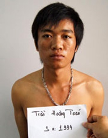 Đối tượng cầm dao đâm chết anh Quy bị tạm giữ tại cơ quan công an